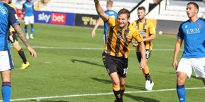 League Two: Κλέβει την παράσταση η Κέιμπριτζ