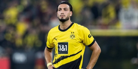 ramy-bensebaini-borussia-dortmund.jpg